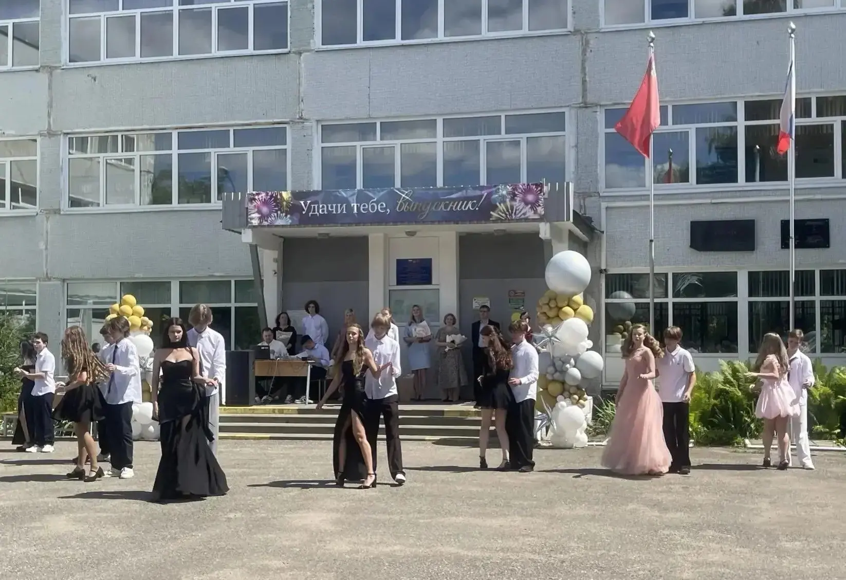 Сегодня в гимназии  волнительный и по-домашнему тёплый день. Для наших девятиклассников это не тольк