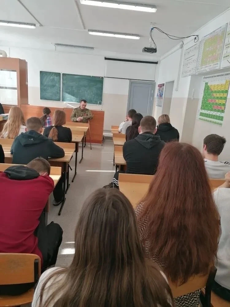 3 марта состоялась встреча учащихся нашей школы с участником СВО Рябовым Василием Алекс...