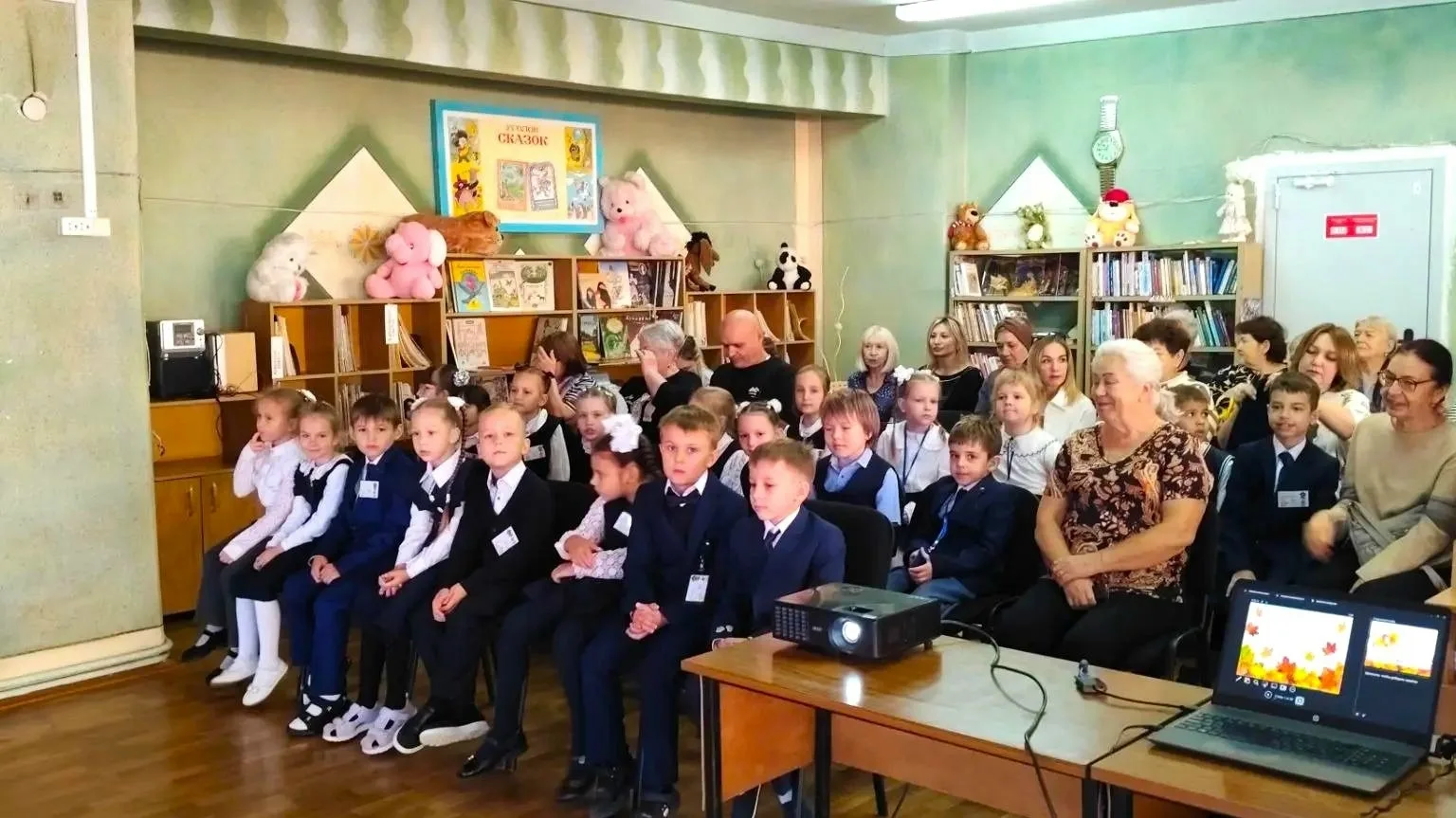 💐 Праздничная программа «Согреем душу теплым словом», посвященная Дню добра и уважения...