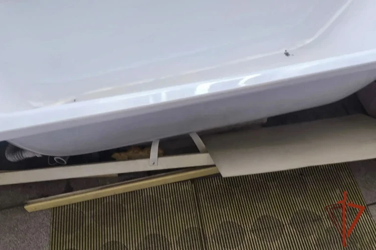В Прокопьевске двое нетрезвых постояльцев разгромили ванну в гостинице.