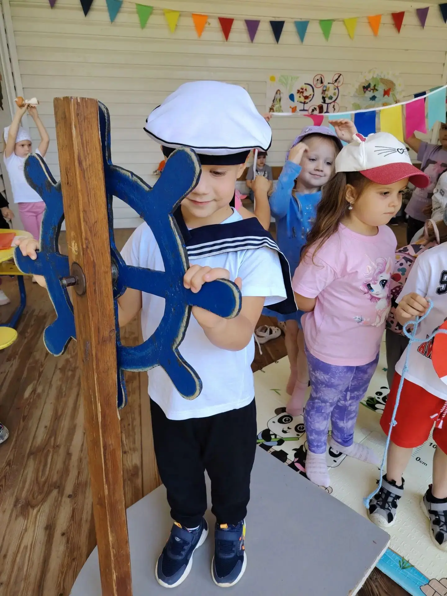 ⚓️Сегодня у детей группы 5, 8, 16, 17 прошло тематическое занятие, посвящённое Дню Военно-морского ф