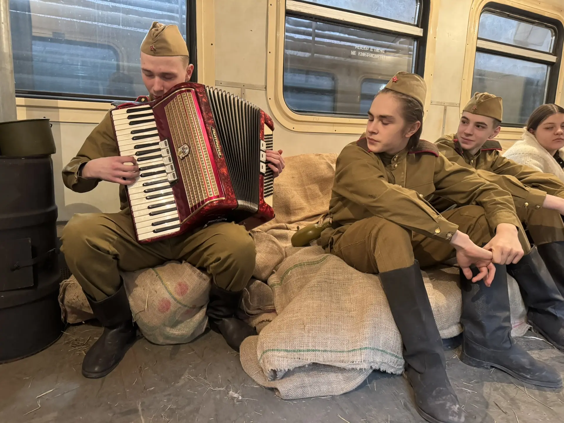 ПАМЯТИ И МУЖЕСТВУ ЛЕНИНГРАДЦЕВ  Сегодня в Красноярске состоялась уникальная историческая реконструкц