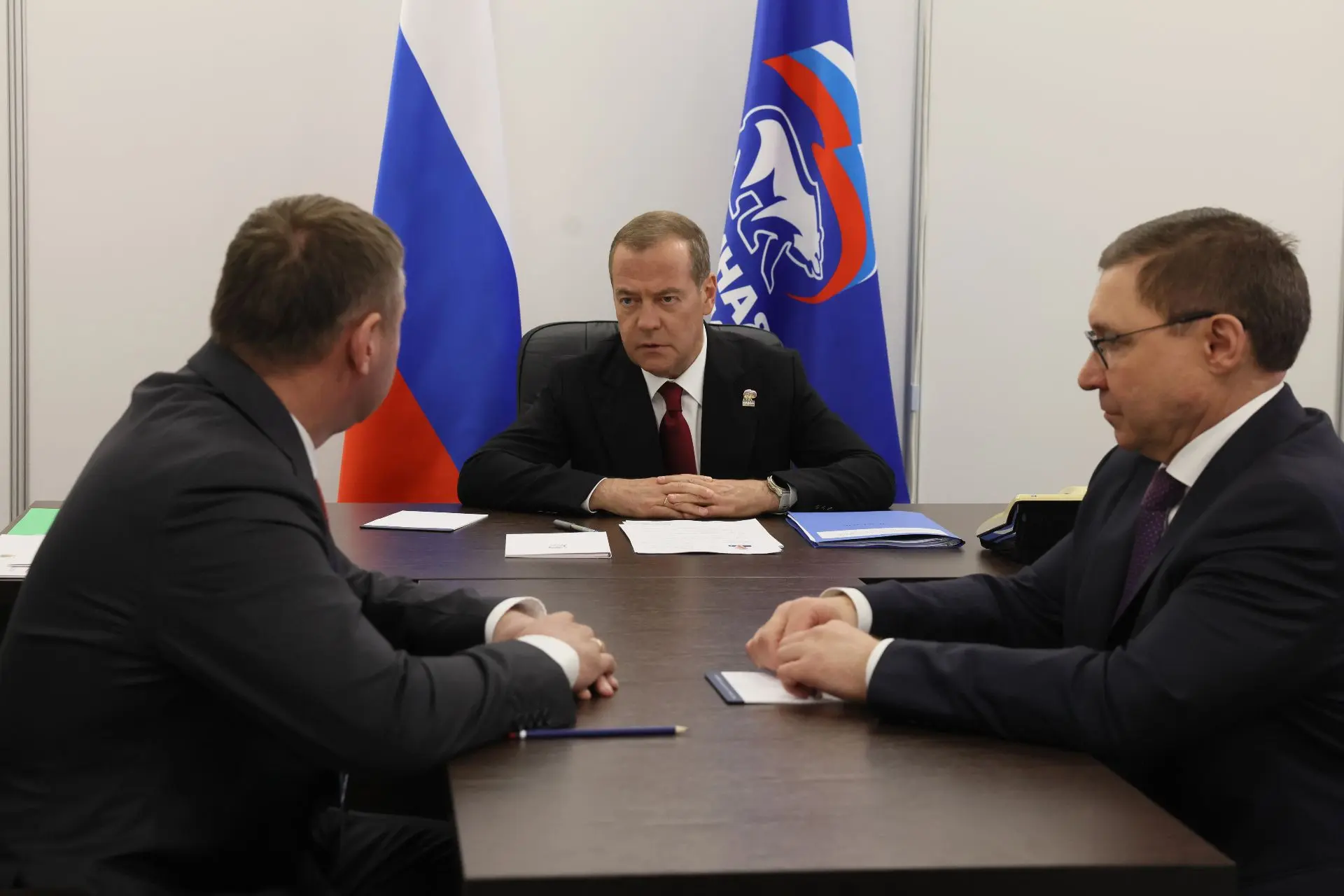 Дмитрий Медведев поддержал кандидатуру врио губернатора Белгородской области Александра...