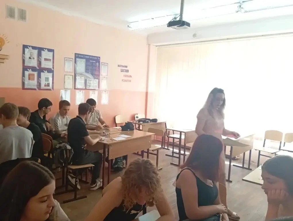 В лагере труда и отдыха в нашей школе Ольга Васильевна Риккер из ОГБУЗ «Облакодиспансер» провела поз