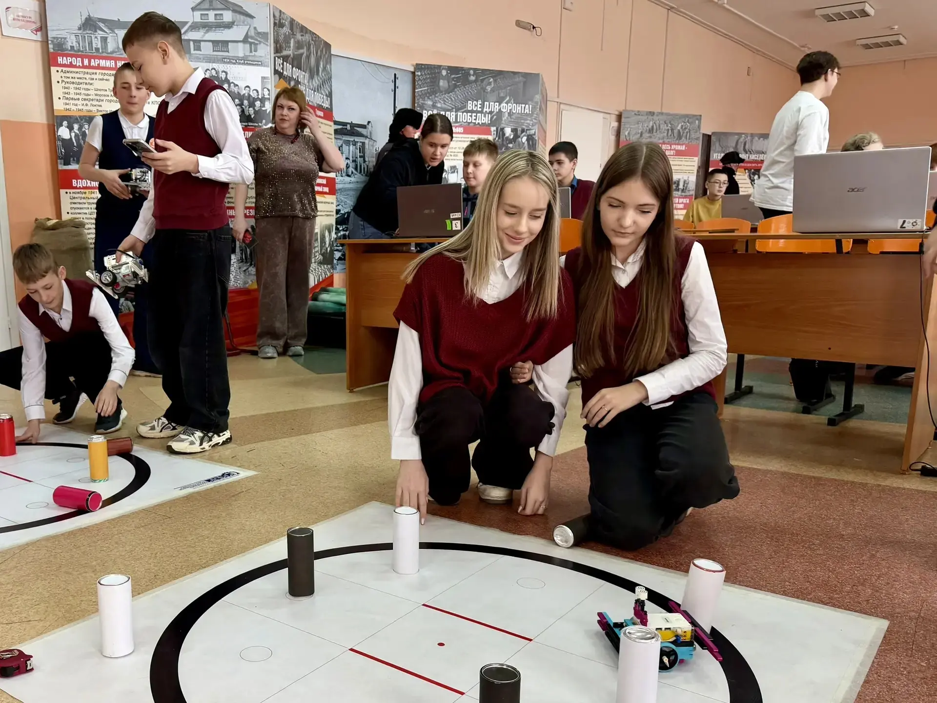 🎓 16 апреля на базе Дома детского творчества прошли Городские соревнования по робототехнике, в котор