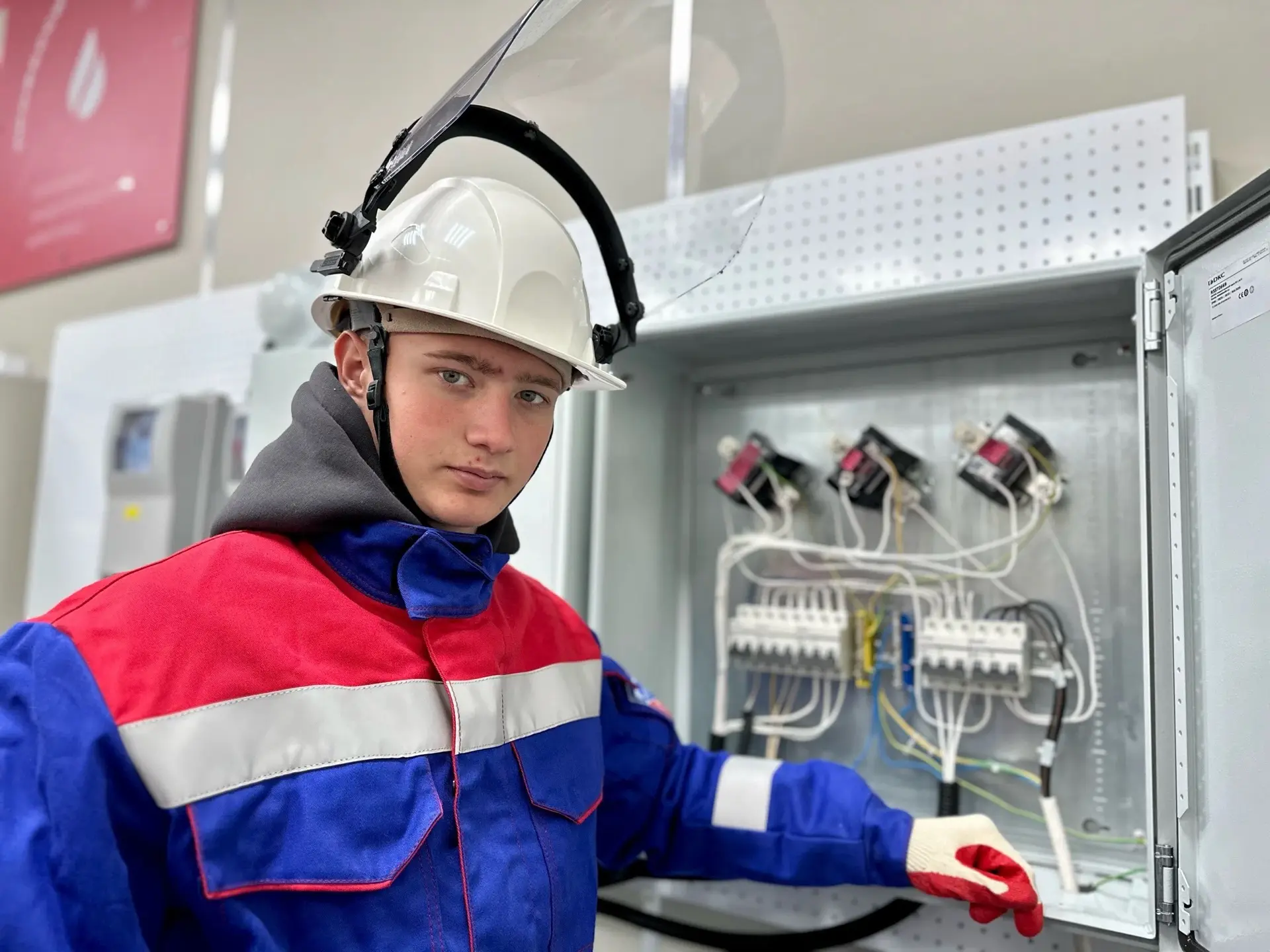 📌Более 14 000 студентов колледжей и техникумов Челябинской области сдают демонстрацион...