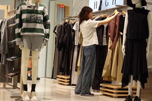 🛍️ Российский fashion-рынок в первом квартале года вырос в деньгах на 5-7% — только за счет повышен