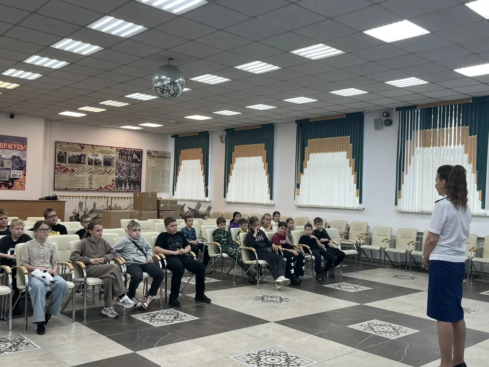 В пришкольном лагере прошла встреча и.о. заместителя прокурора г. Южно-сахалинск Куликовой М.В. по в
