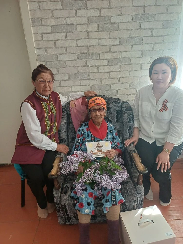 Сегодня, 9мая в День Победы, поздравили Труженницу тыла Шараеву Джему Сумьяновну,вручив...