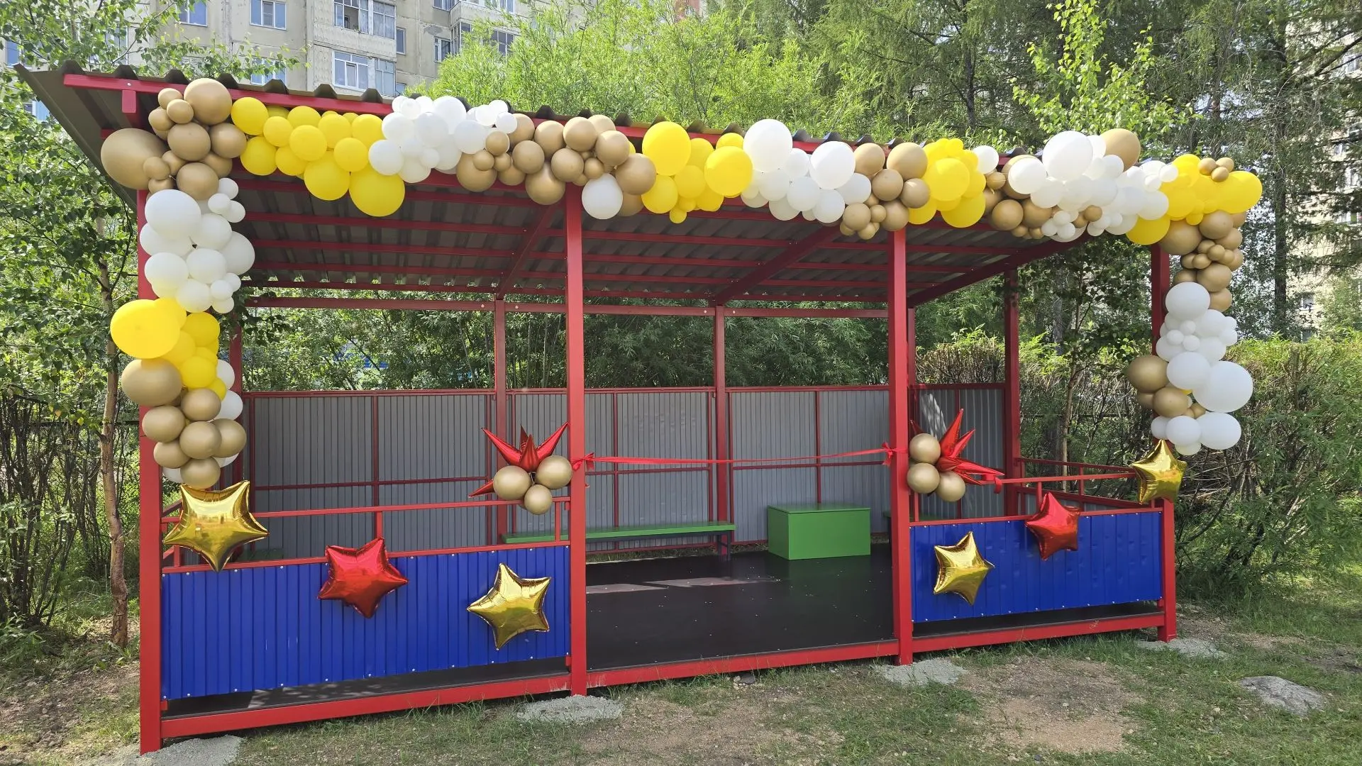 🌼 «Одуванчик» расцвёл! 

В детском саду «Одуванчик» в якутском городе Нерюнгри появился новый тенев
