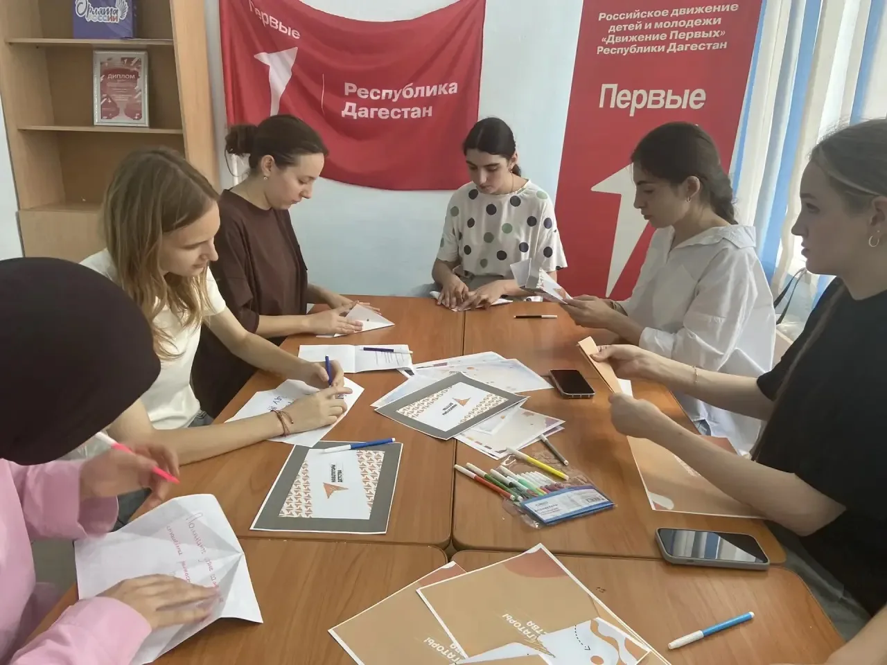 В День знаний в рамках Всероссийского проекта «Навигатор Детства» Учащиеся 11 класса вр...