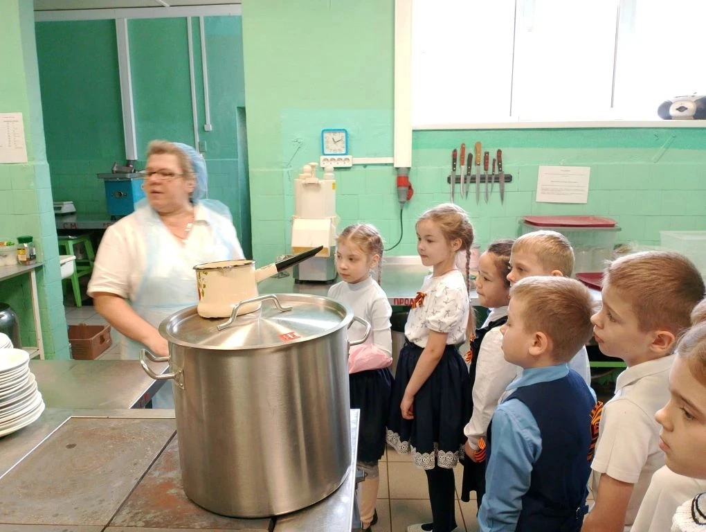 Мир! Труд! Май!⚘️⚘️⚘️  В рамках празднования Дня труда для учеников 1 "К" класса была проведена экск