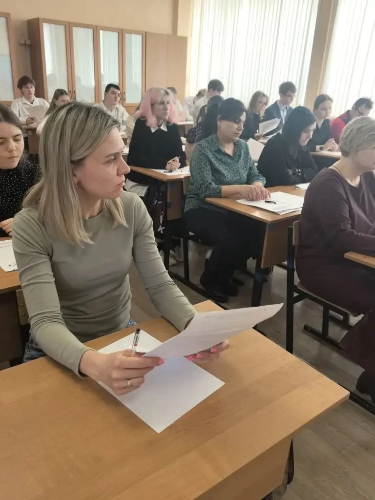 Родители сдали ЕГЭ по математике!   12 марта в Домодедовской школе №1 было непривычно шумно и волнит