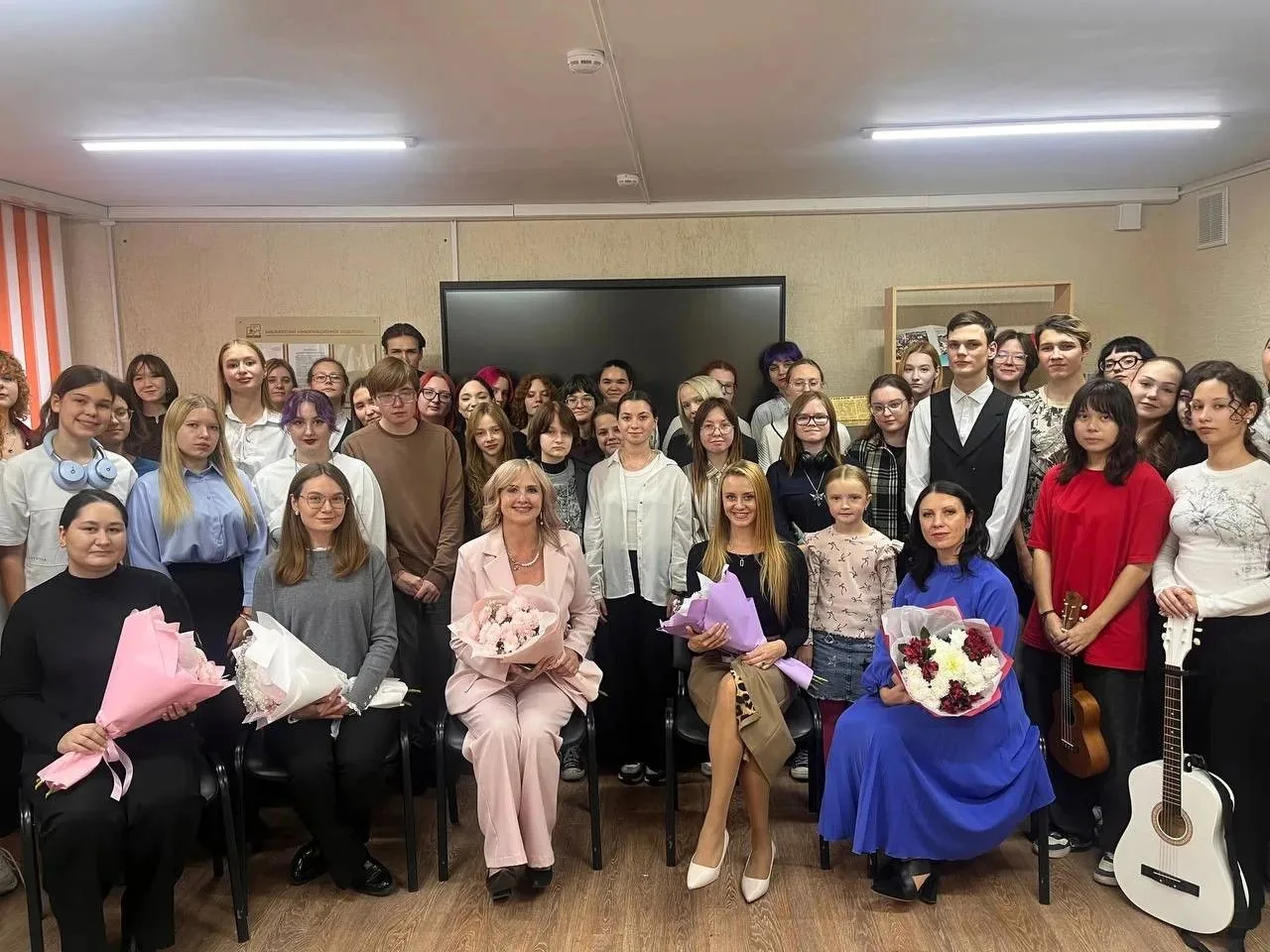 На каждой кафедре сегодня свои поздравления 🎉