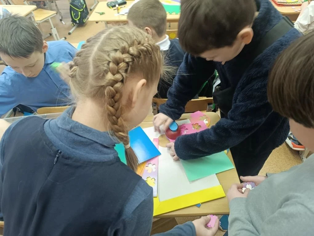 🎨 Добрые вести от наших «Орлят»!  Вот уже третий год подряд активисты «Орлята России» из нашей школы