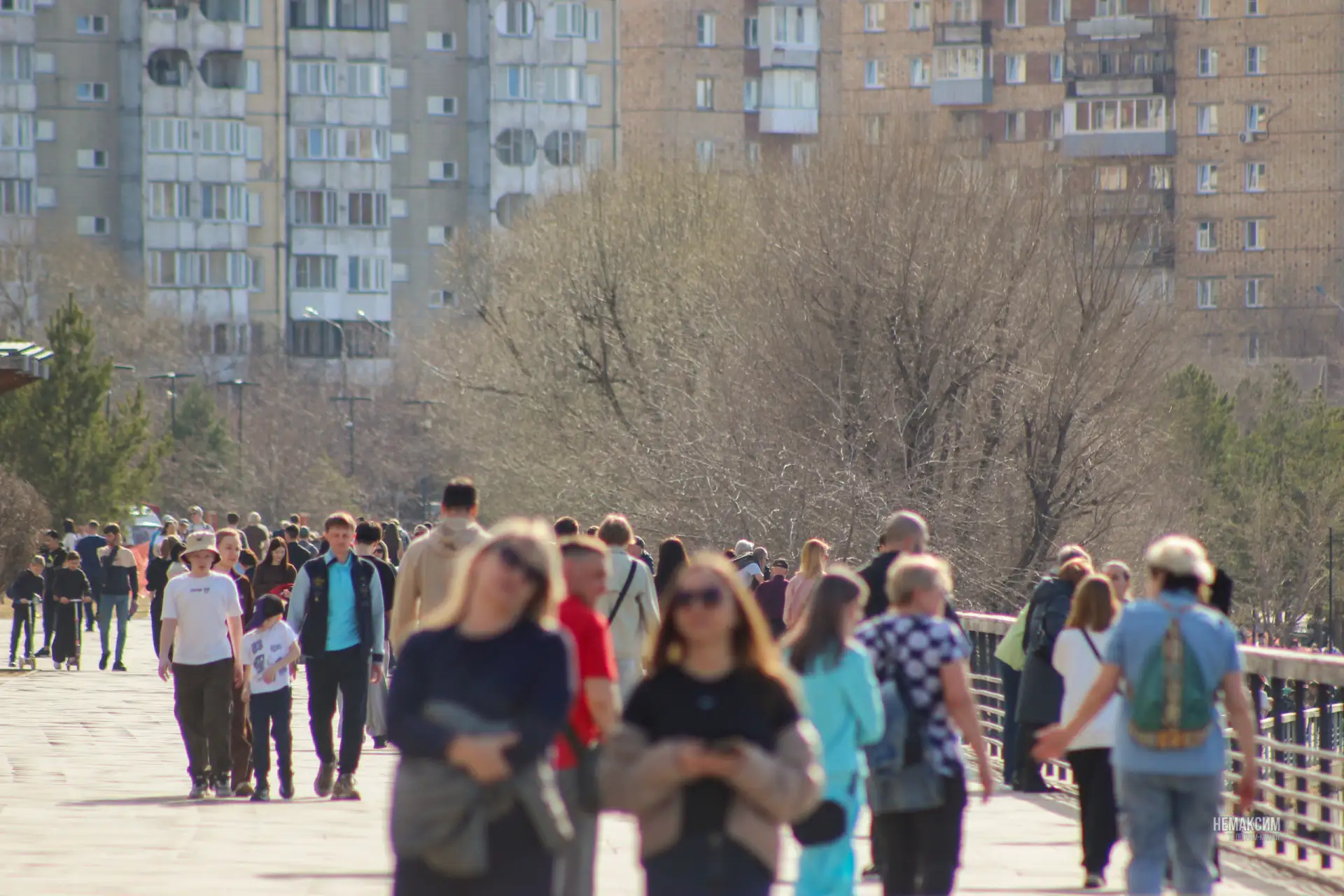 Красноярцы в последние выходные апреля буквально везде: