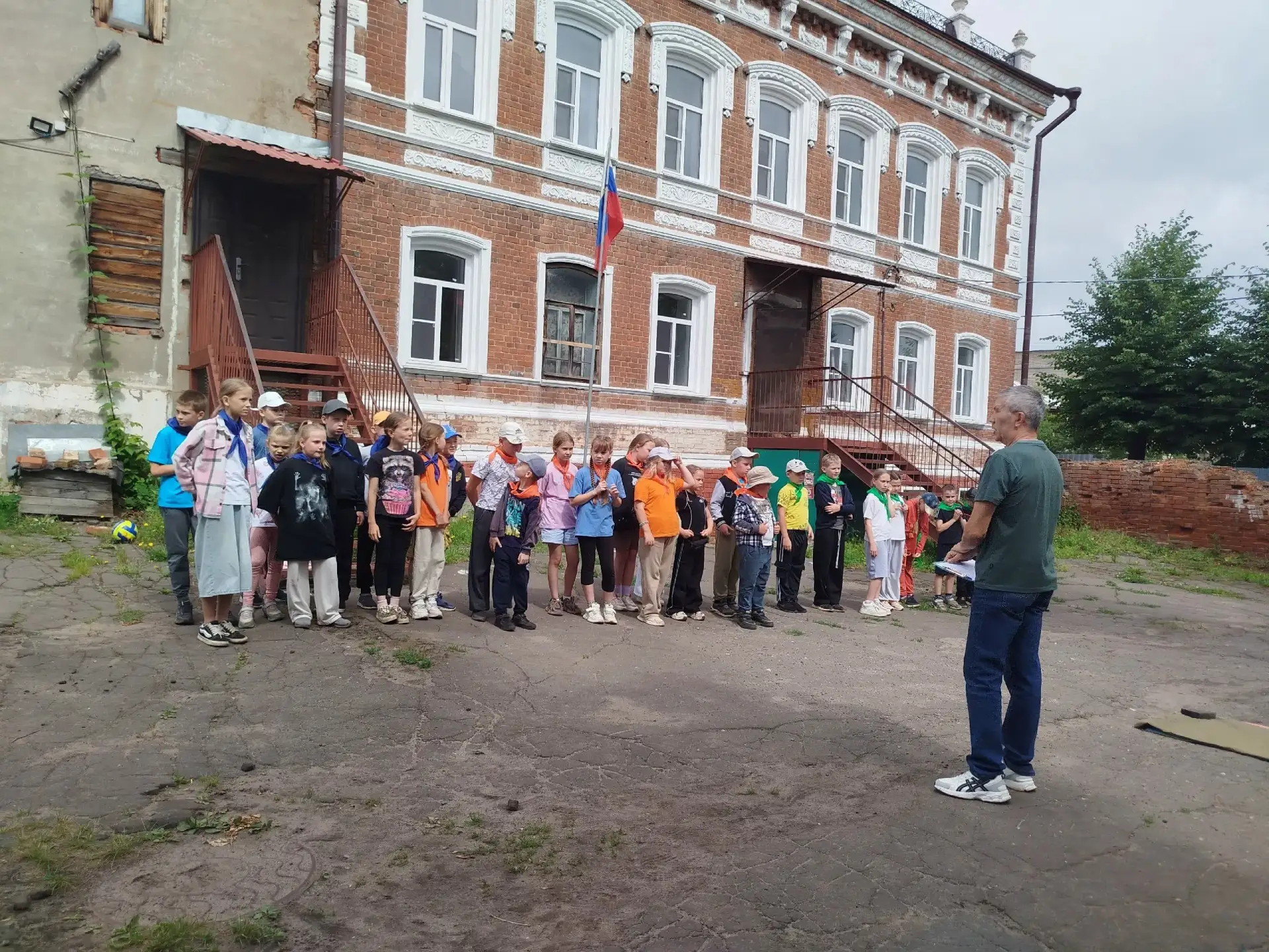 💪 Сегодня на площадке нашего лагеря для ребят была организована военизированная эстафе...