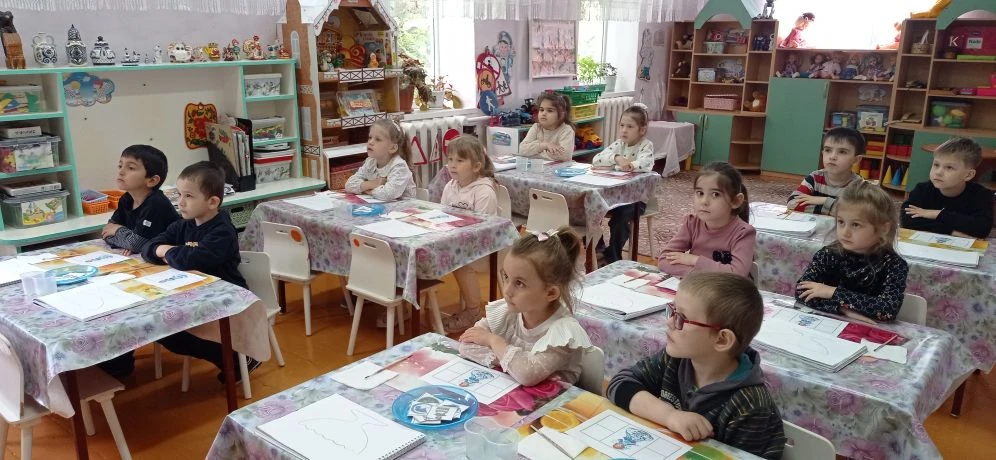 Итоговая НОД по рисованию (декоративно-прикладное творчество) в старшей группе.