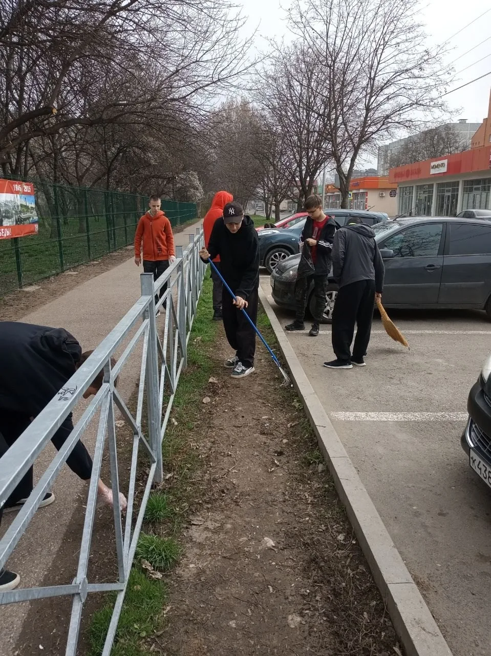 🧹🪣 Наша школа присоединилась к Всероссийской акции «Экосистема», направленной на формирование эколог