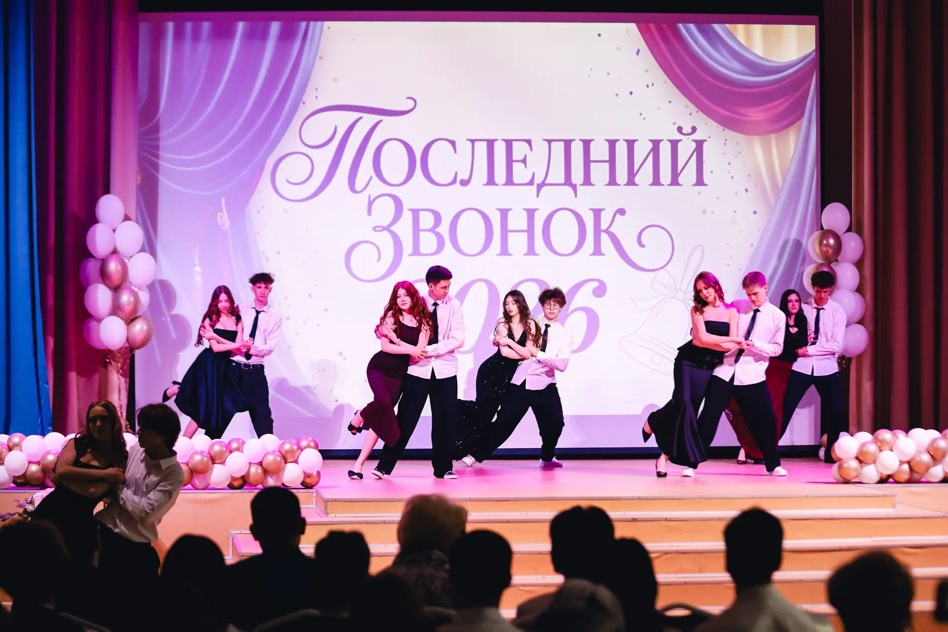 Последний звонок прозвучал для 5 тысяч выпускников Химок  В школах Химок прошли торжественные линейк