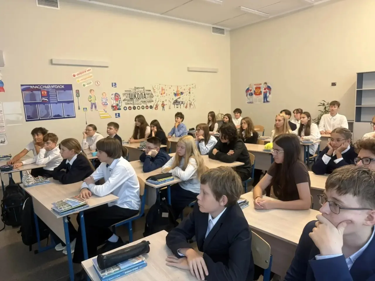 📚✨ Сегодня в 7 А прошла важная внеклассная беседа на тему антитеррор, в ходе которой о...