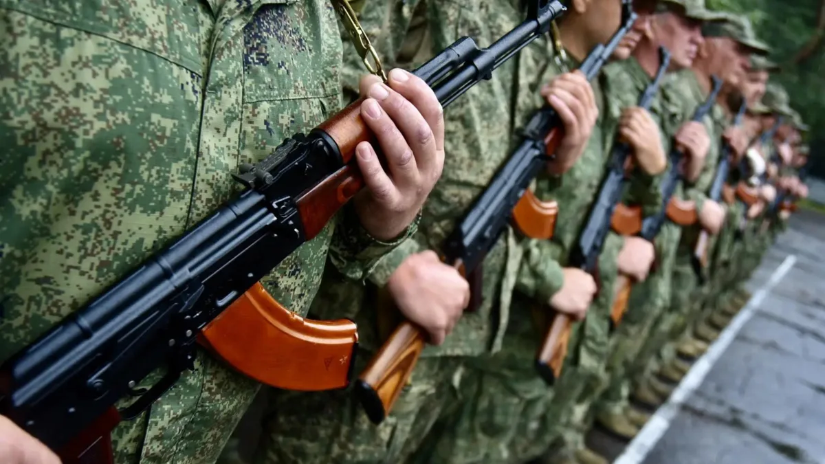 Отряд «БАРС-Орел» пополнили более 80 мужчин

Сегодня они приняли присягу на верность своему Отечеств