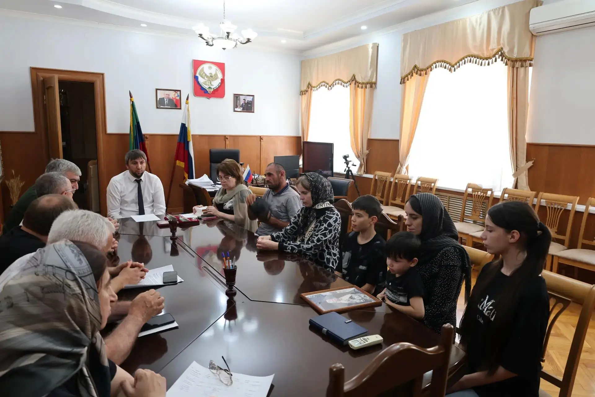 🇷🇺 Врип главы Карабудахкентского района Заур Сахаватов принял участие в церемонии вручения государ