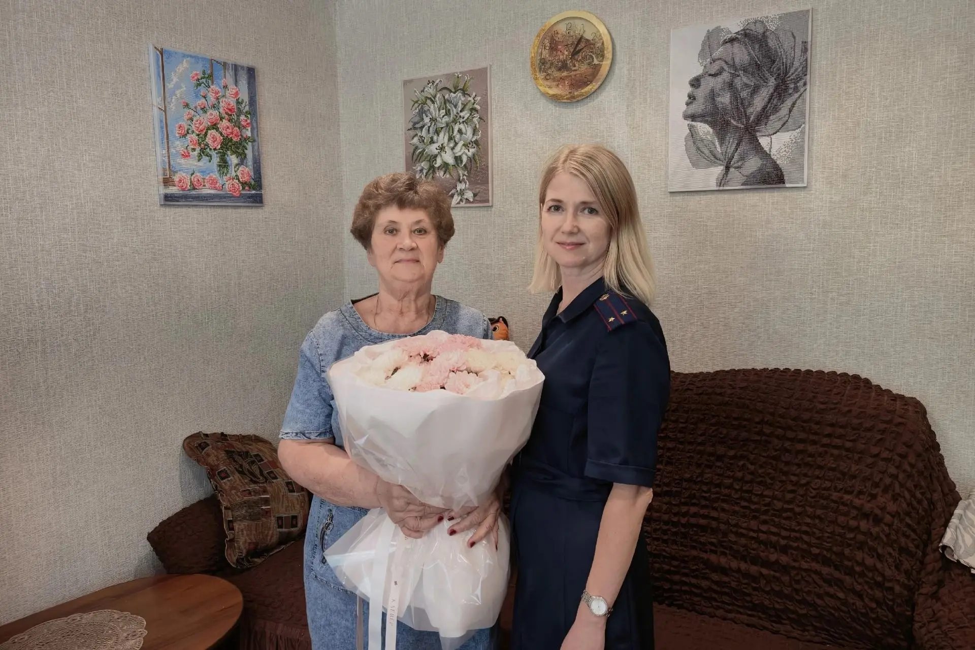 Сотрудники ИК-4 поздравили с юбилеем ветерана уголовно-исполнительной системы

Сотрудники сокольской