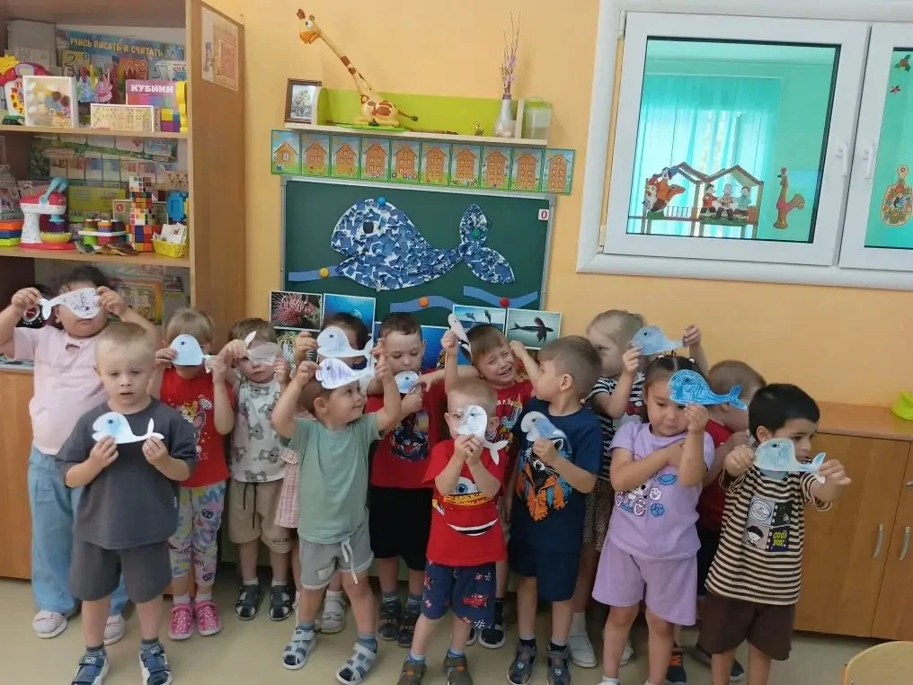 "День китов 🐳 и дельфинов🐬" —  тематическое мероприятие, которое направлено на знакомство детей с 