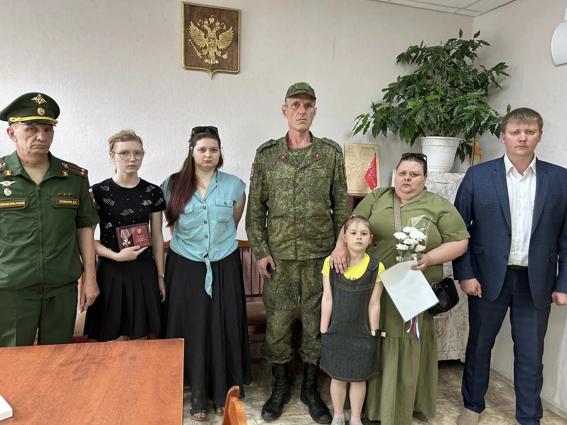 Сегодня в администрации Омутнинского района состоялась торжественная церемония вручения государствен