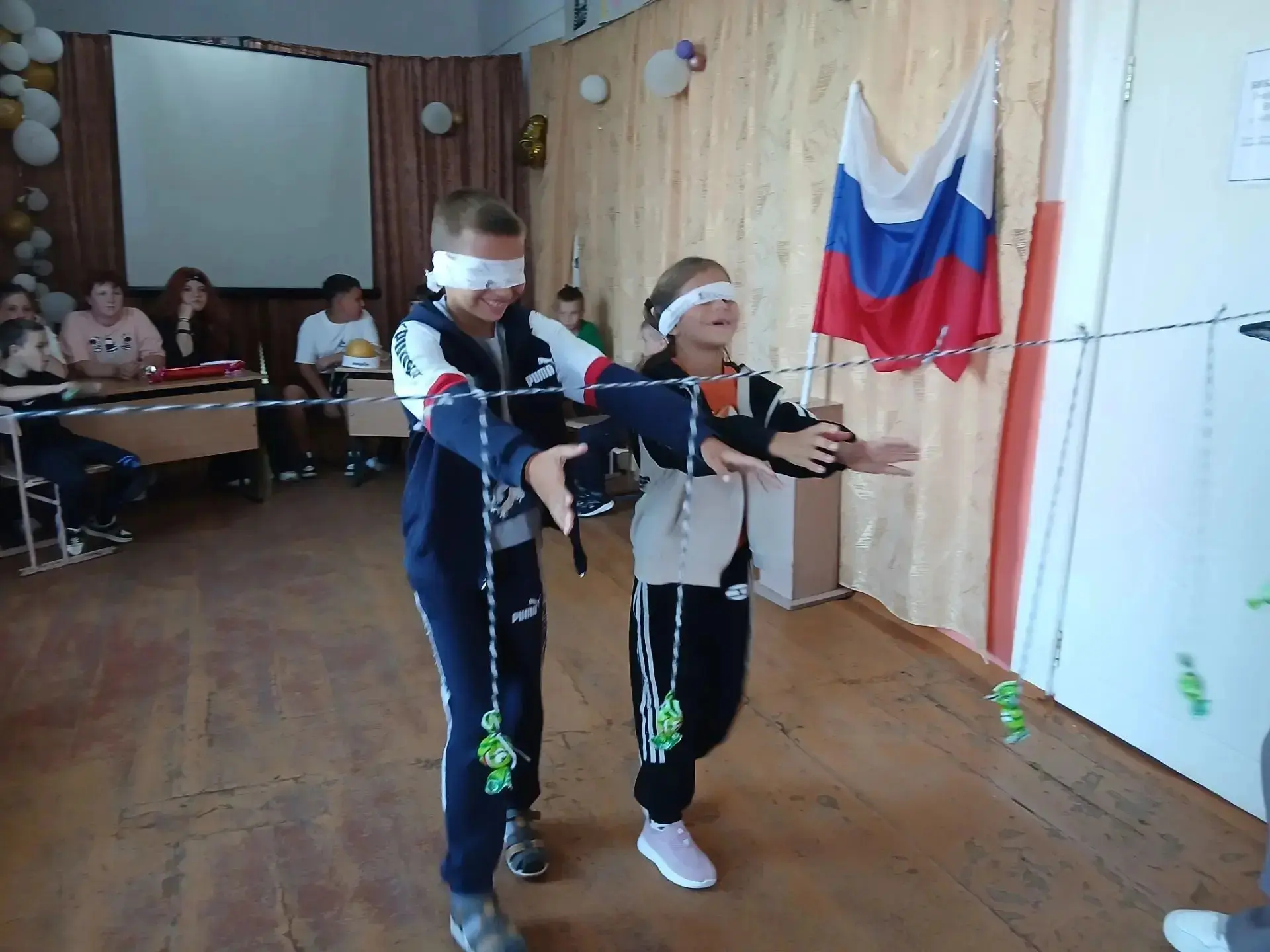 ❗ Внимание! Мощный всплеск эндорфинов! 
На базе лагеря был обнаружен аномальный выброс гормонов счас