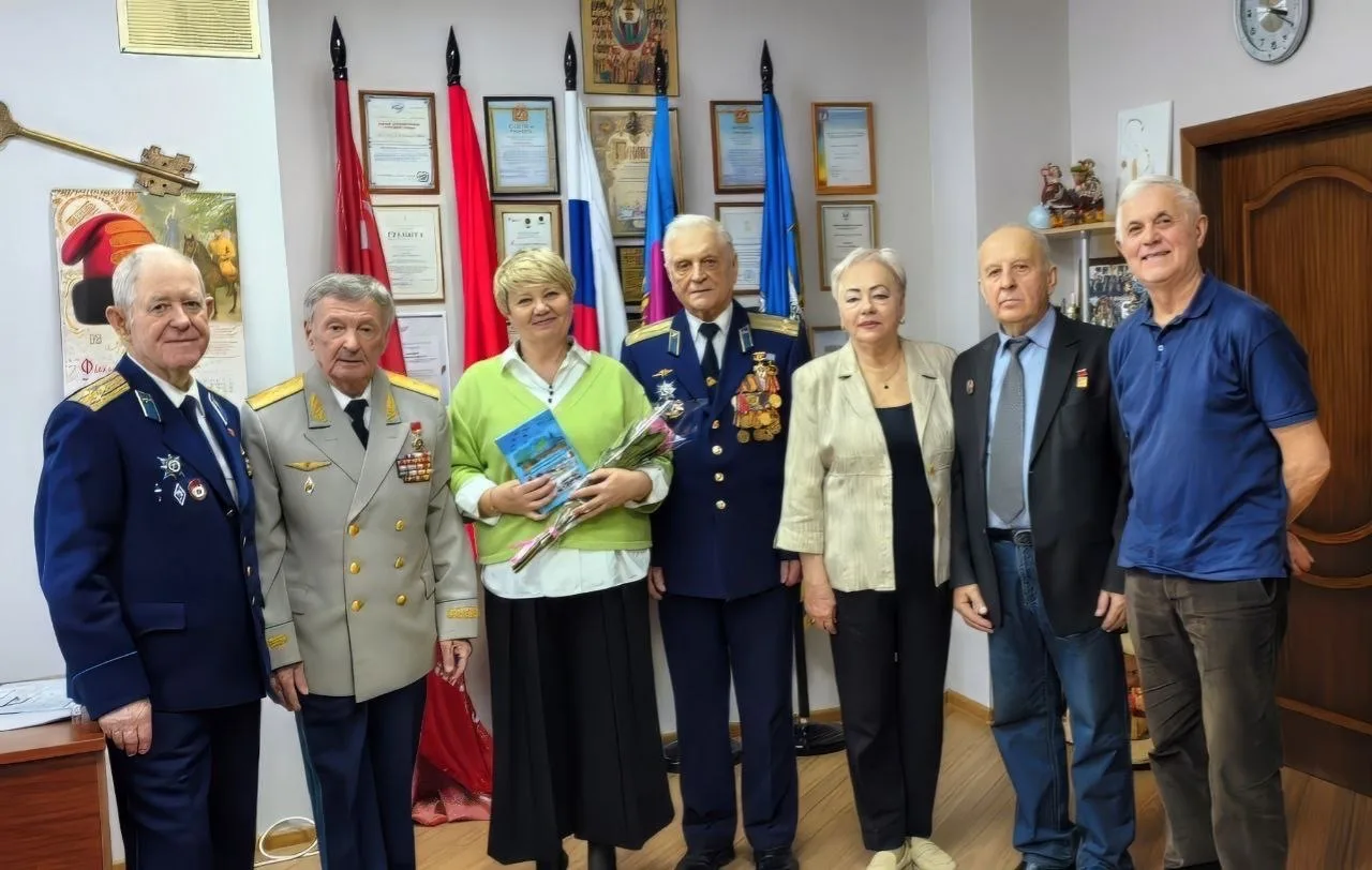 Группа ветеранов ВВС Московского военного округа посетила Кадетскую школу и музей «Сыны Отечества» -