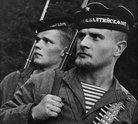 Сегодня отметим День рождения тельняшки.