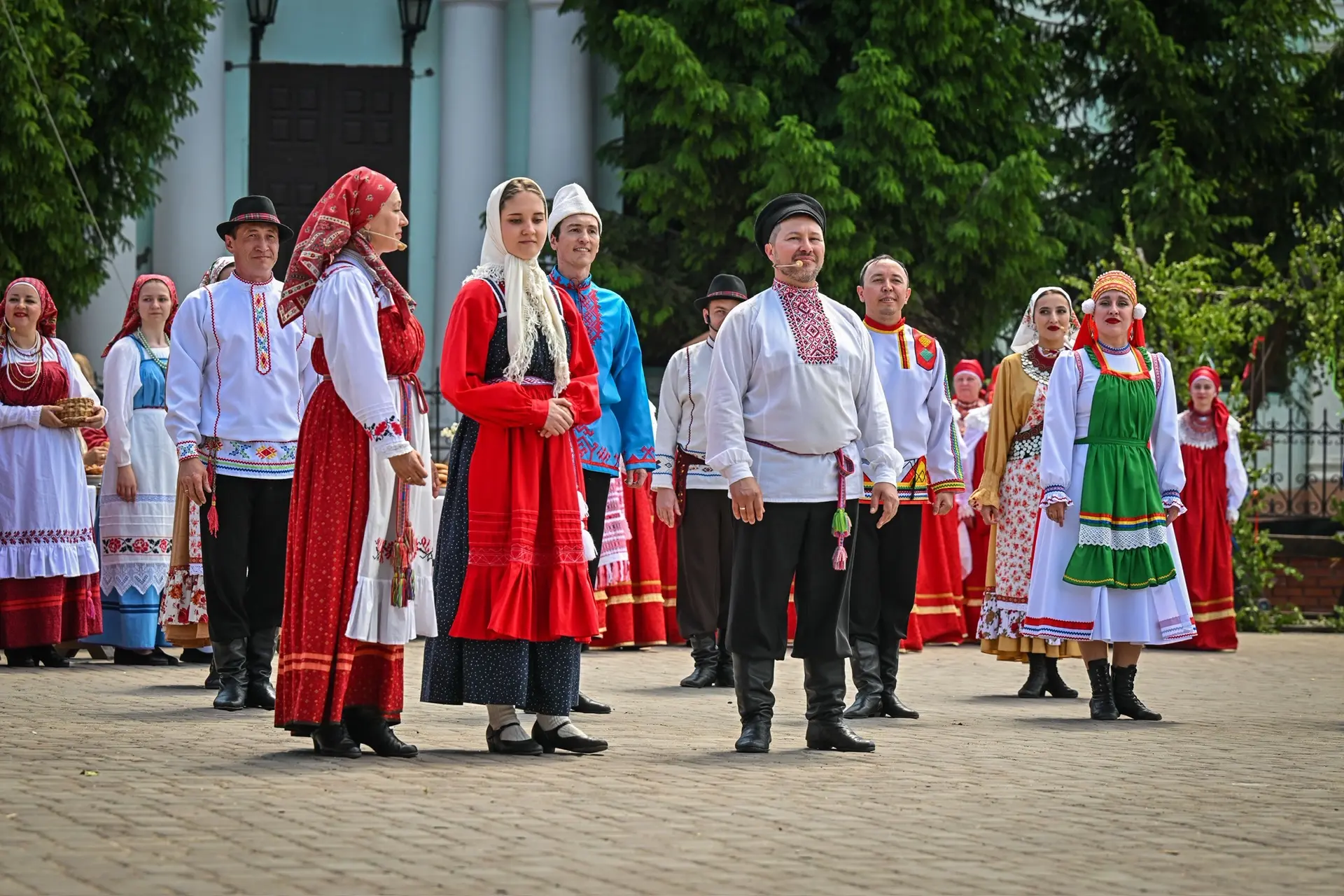 Премьер-министр Татарстана Алексей Песошин посетил республиканский праздник русской народной культур