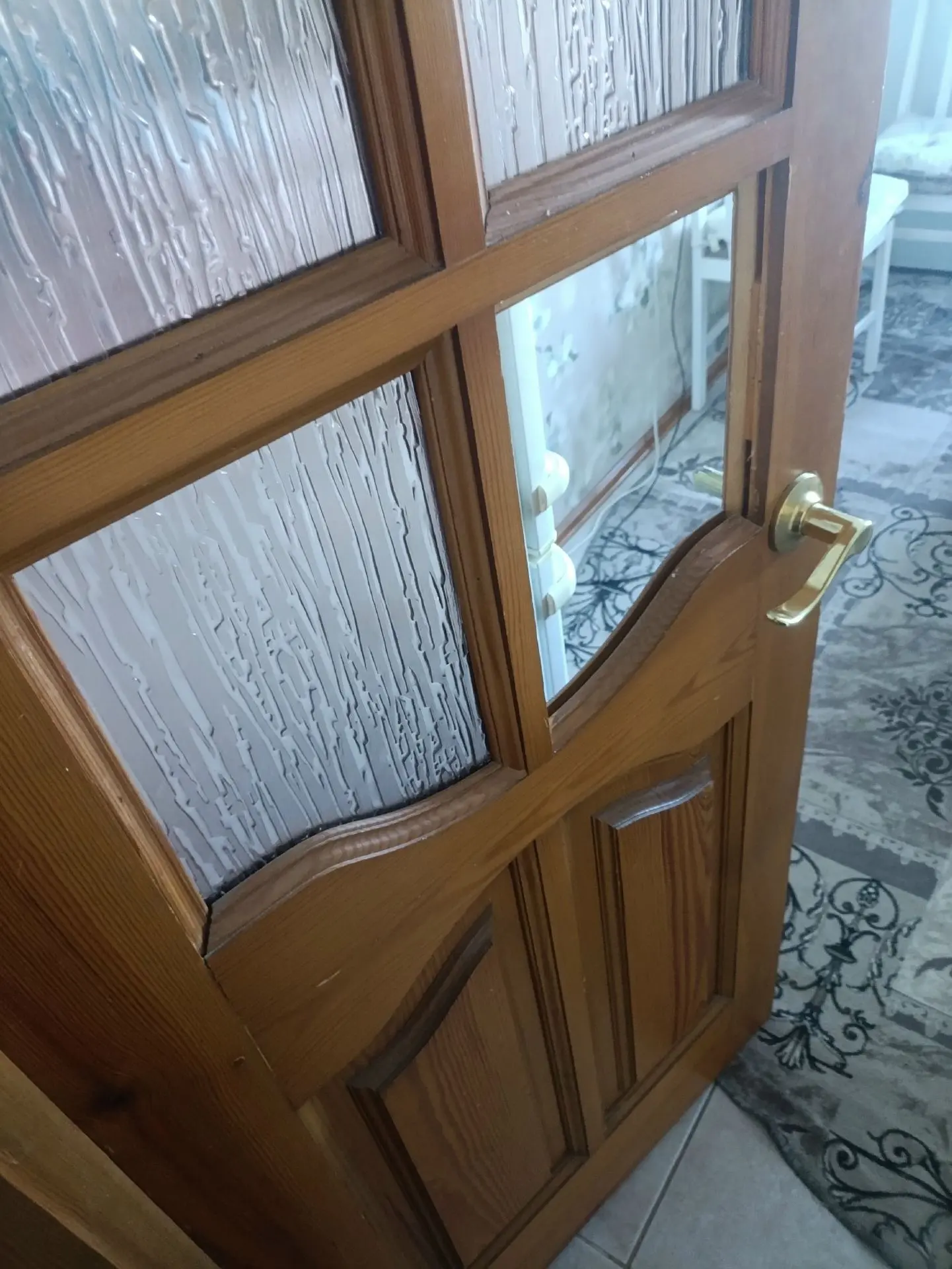 Нужно вырезать такое окно, цена?