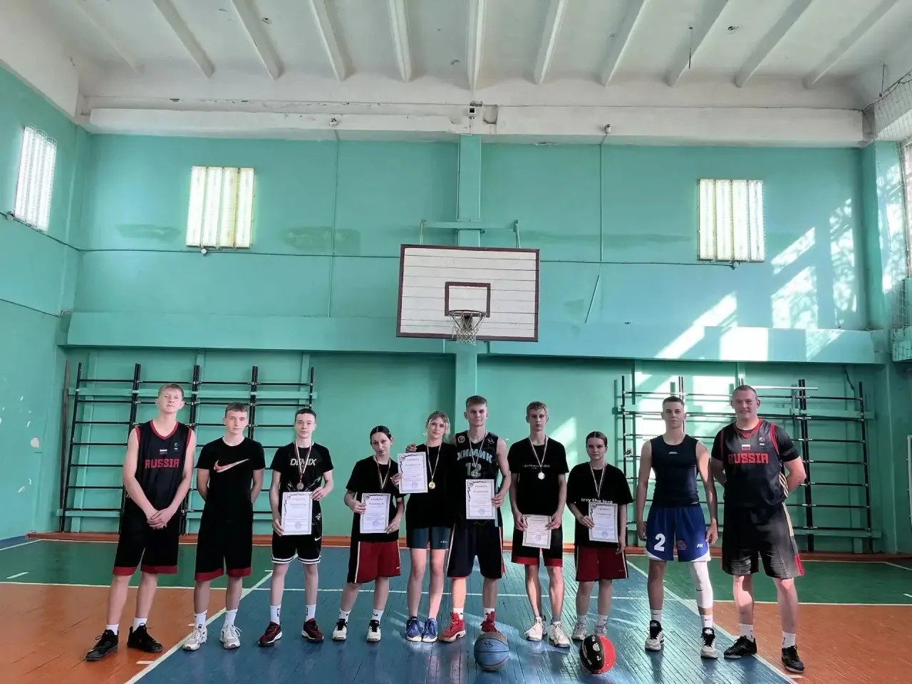 🏀 Турнир по стритболу в честь 81‑й годовщины Великой Отечественной войны 🏀  Вчера в нашей школе прош