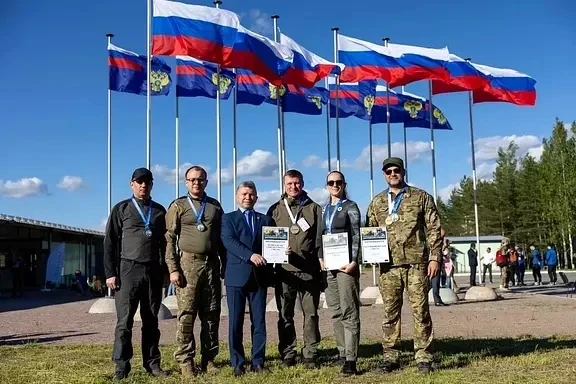 В составе команды Правительства Санкт-Петербурга принял участие в межрегиональных сорев...