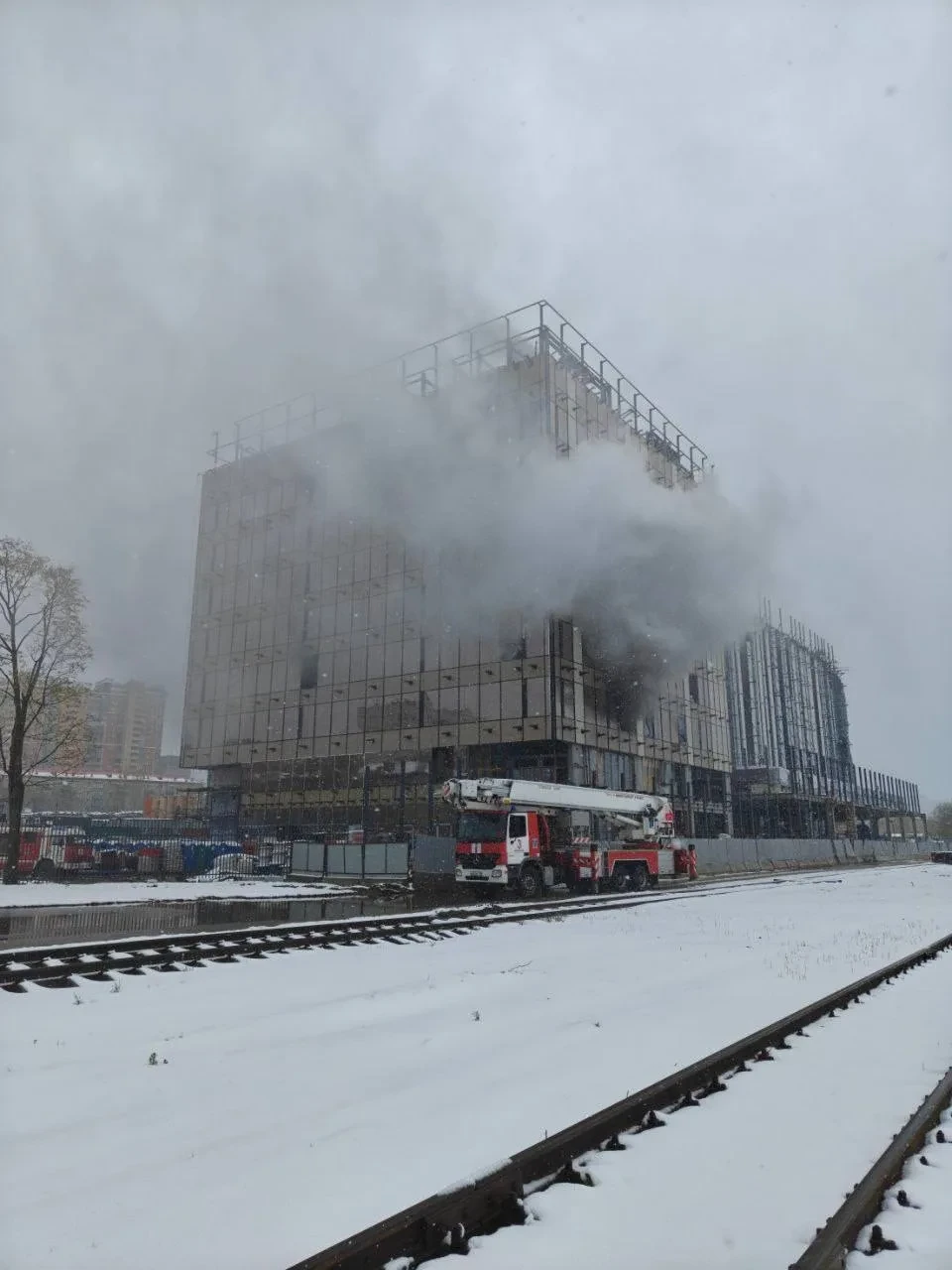Мощнейший пожар максимального ранга сложности на севере Москвы: количество погибших при пожаре уже в