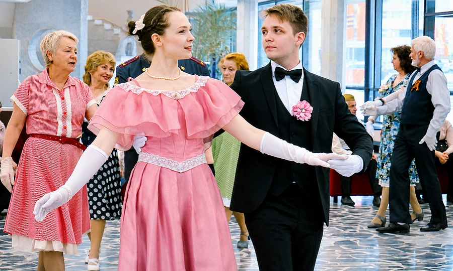 💃28 июня в 16:00 приглашаем вас на концерт «Однажды на балу» студии исторических бальных танцев «Зе