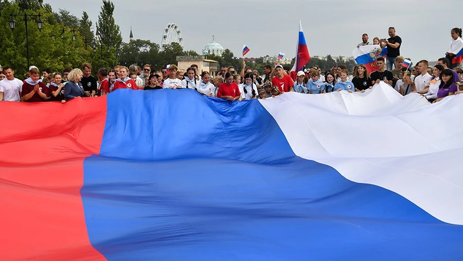 С Днём России! 🇷🇺

Дорогие друзья, партнёры и клиенты!
От всей команды Автотренд RUS поздравляем в