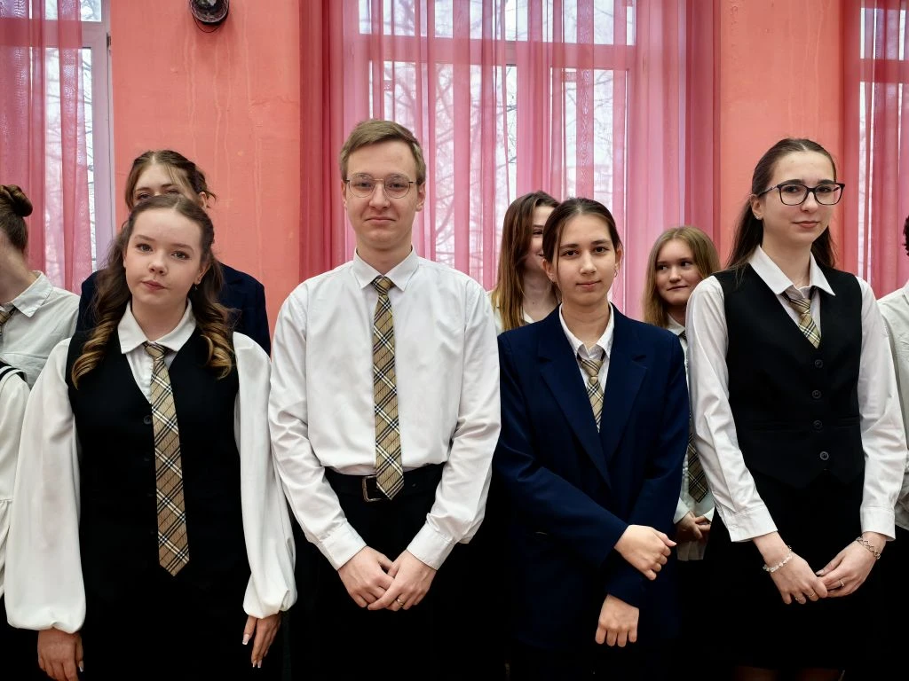 🏫 Новая учебная неделя в МАОУ СОШ №10!  👩‍🏫 Сегодня в стенах нашей МАОУ СОШ №10 стартовала новая уче