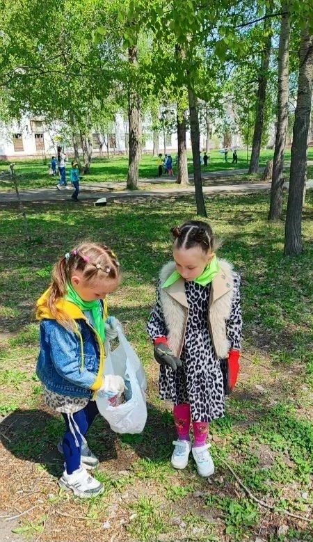 Экологическая  акция «За чистый город".  🌳"Город чистым сохраним — мы пример всем подадим!»  Ребята 