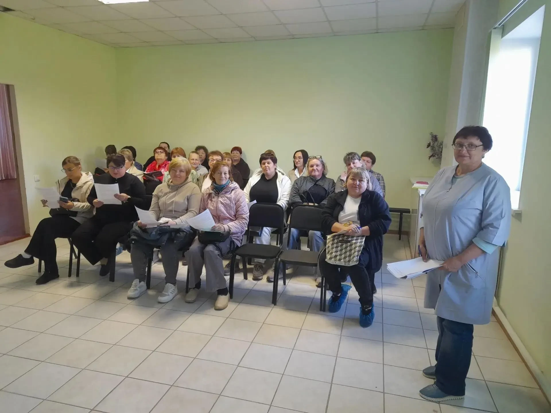 🤒 Сезон простуд открыт: в Марьяновской ЦРБ напомнили педагогам и воспитателям, как защ...