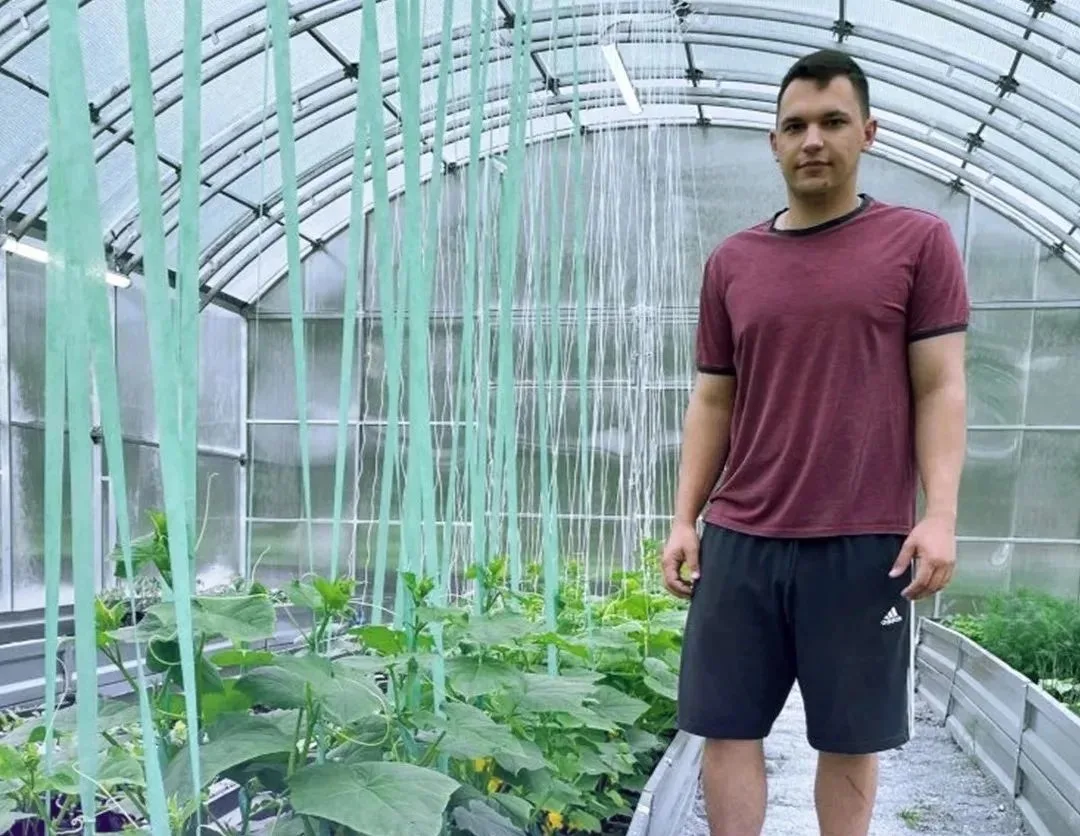 🌱 Студент из Прохоровского округа купил завёл тепличное хозяйство благодаря соцконтракту