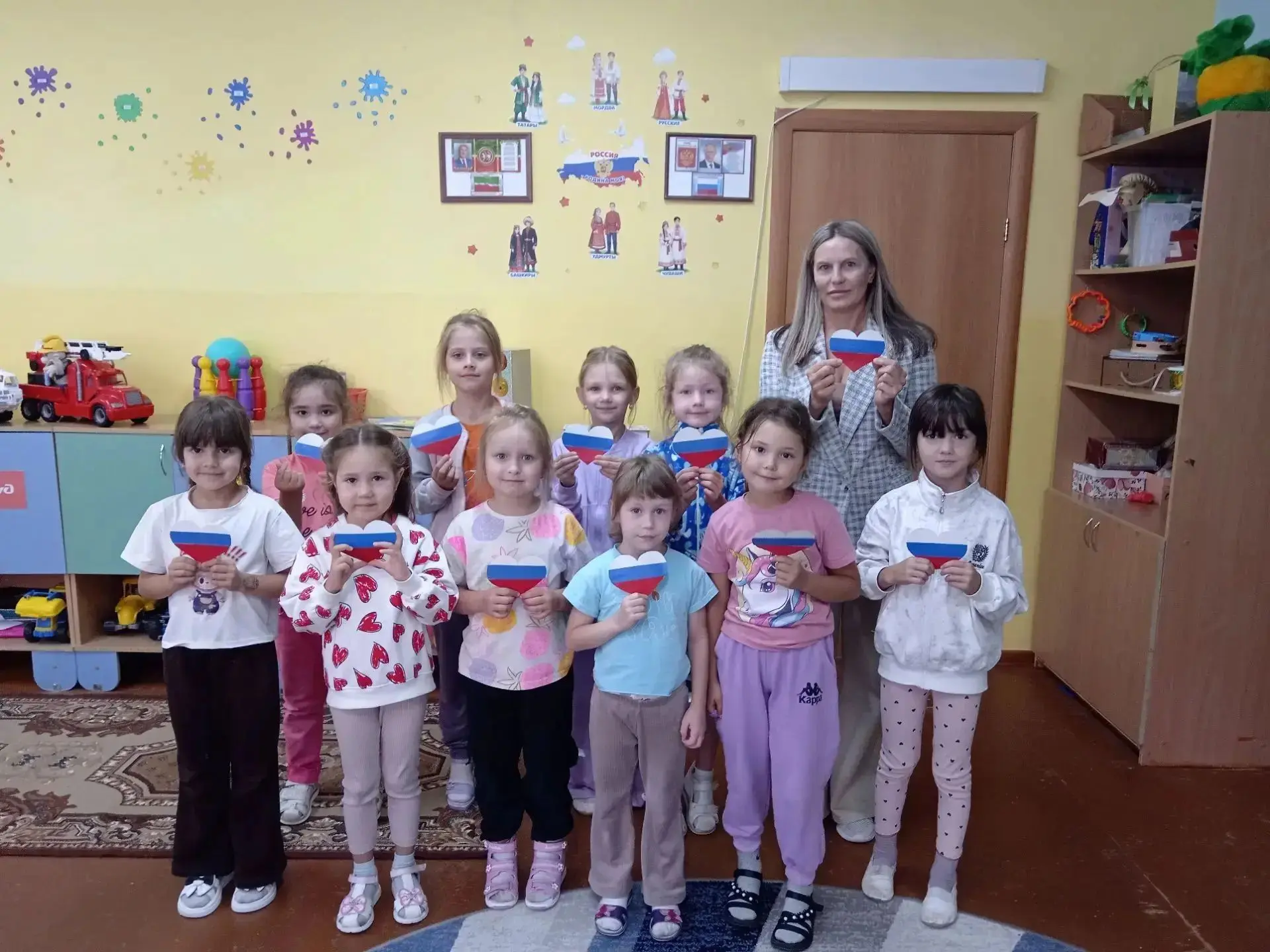 22 августа - день Государственного флага Российской Федерации! В этот день мы с ребятам...