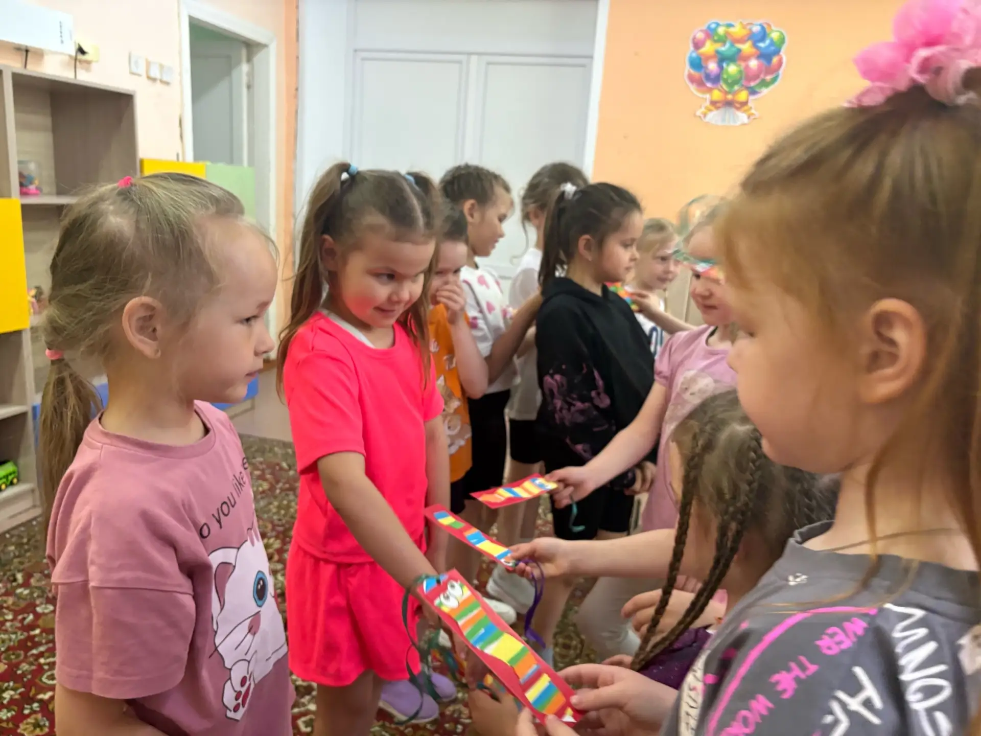 Сегодня в нашем детском саду произошло замечательное событие! Дети старшей группы «Золо...