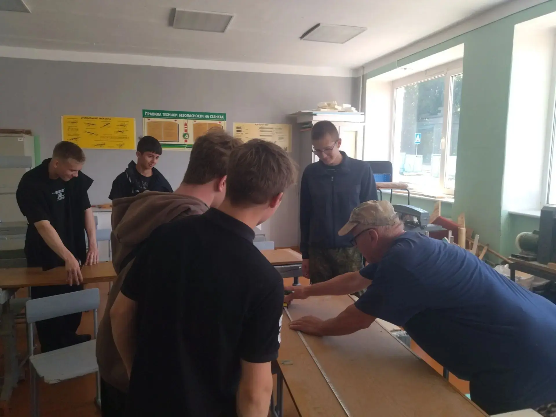 17.06.2026г. На базе нашей школы создана трудовая бригада в рамках трудоустройства несовершеннолетни