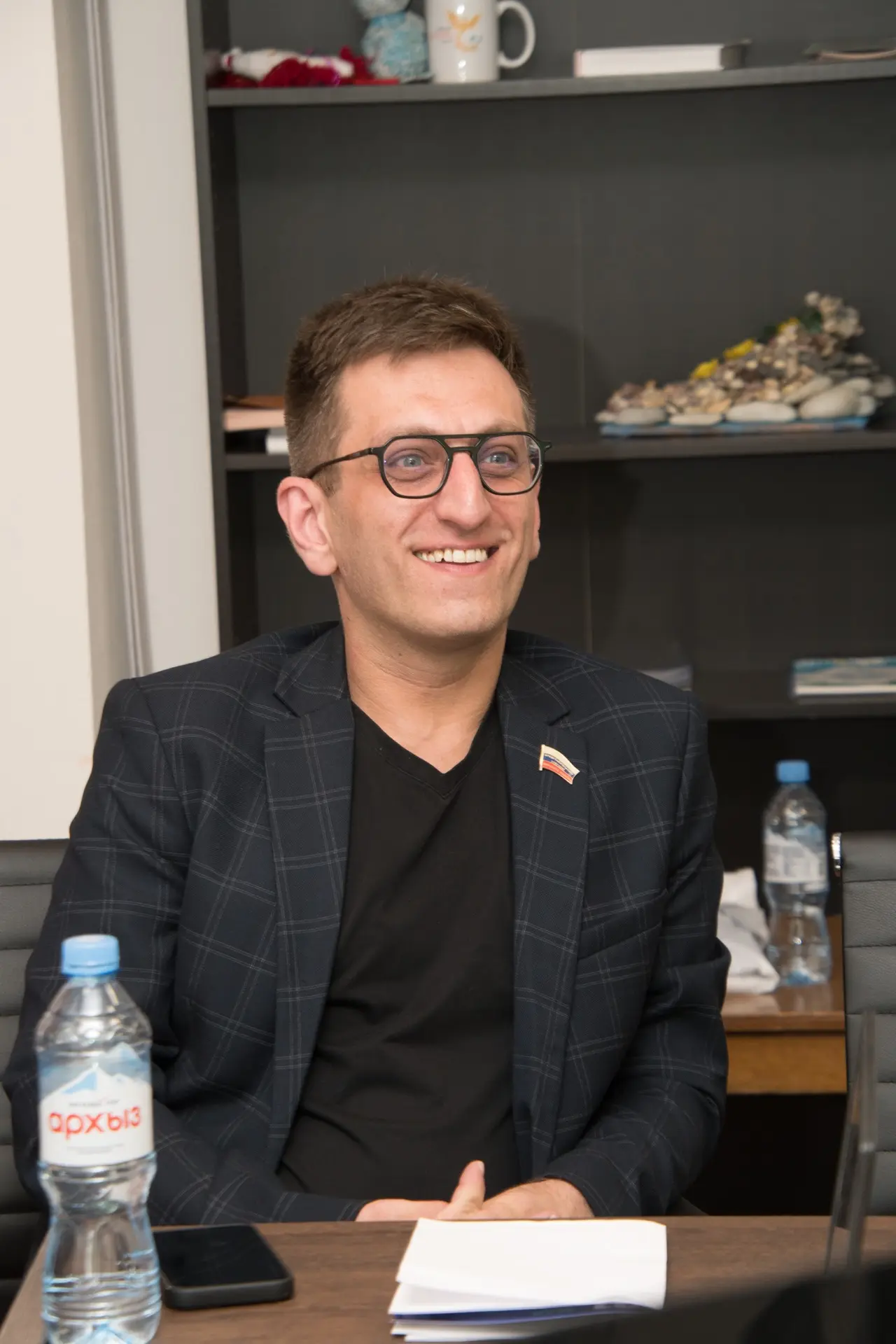 🧑‍💻 Площадка «Молодые в деле: создай рейтинг команды»  На площадке в Доброцентре две команды под рук