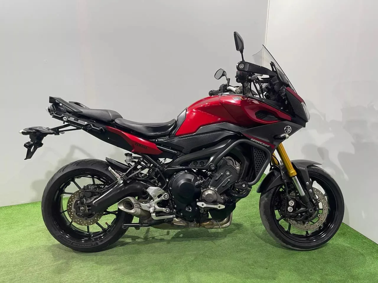 YAMAHA MT-09 TRACER в наличии во Владивостоке   Характеристики:  - 2015 год - объем 850 см3 - Аукцио