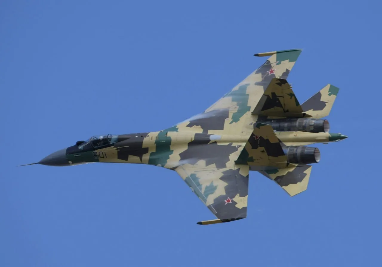 Су-35: первый из лучших истребителей четвёртого поколения. Узнай технику авиасалона МАКС!

Героем на